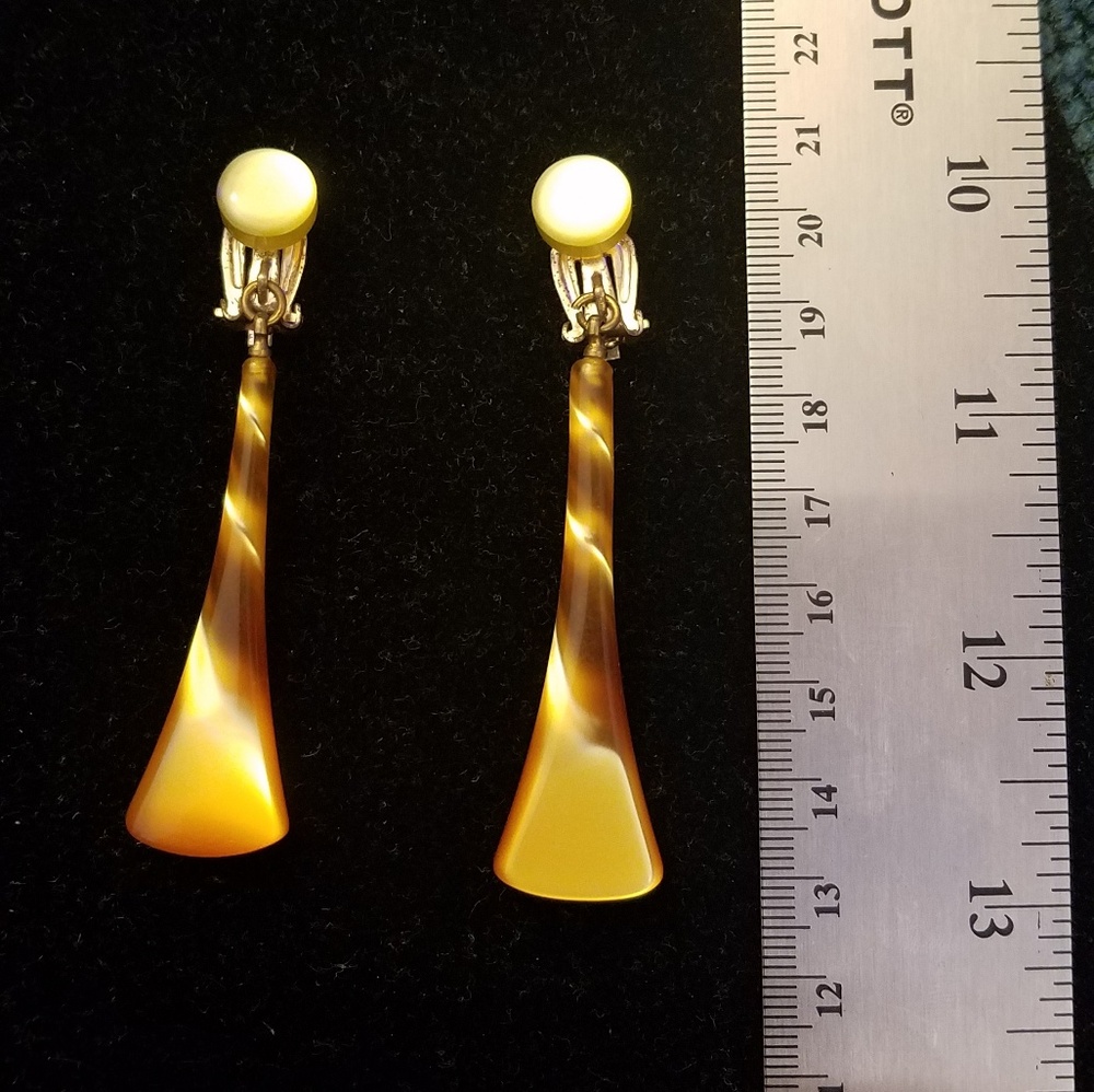 Vintage twisted moonglow  lucite  clip on earrings